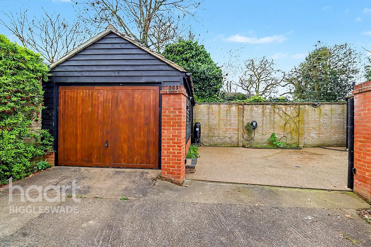 Church Street, Gamlingay, SG19, photo 25
