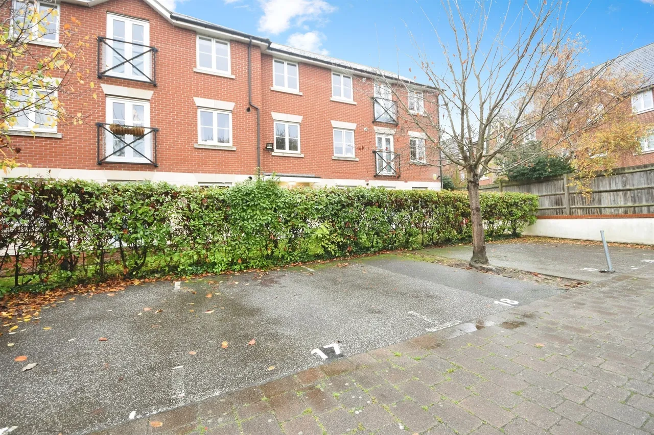 Gerard Gardens, Great Baddow, CHELMSFORD, photo 8