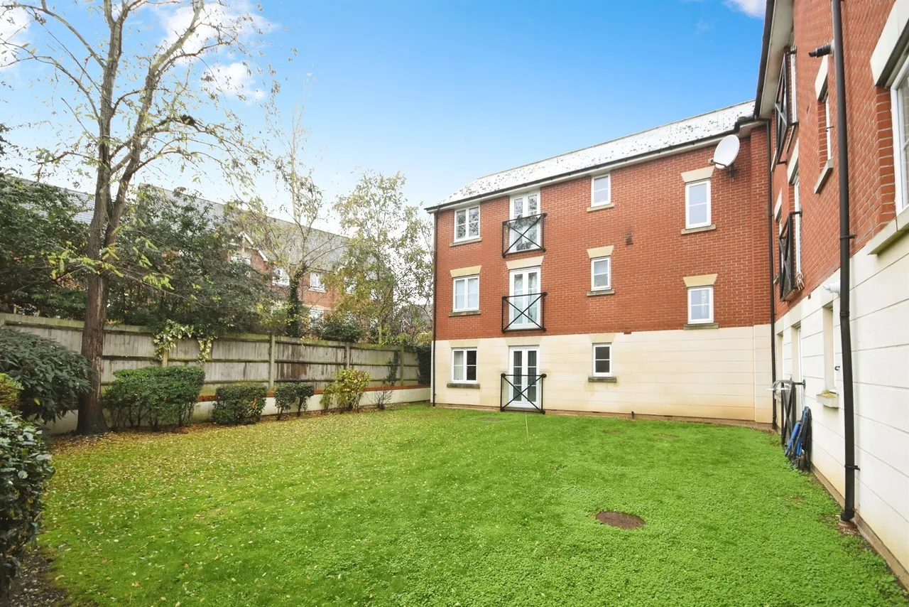 Gerard Gardens, Great Baddow, CHELMSFORD, photo 10