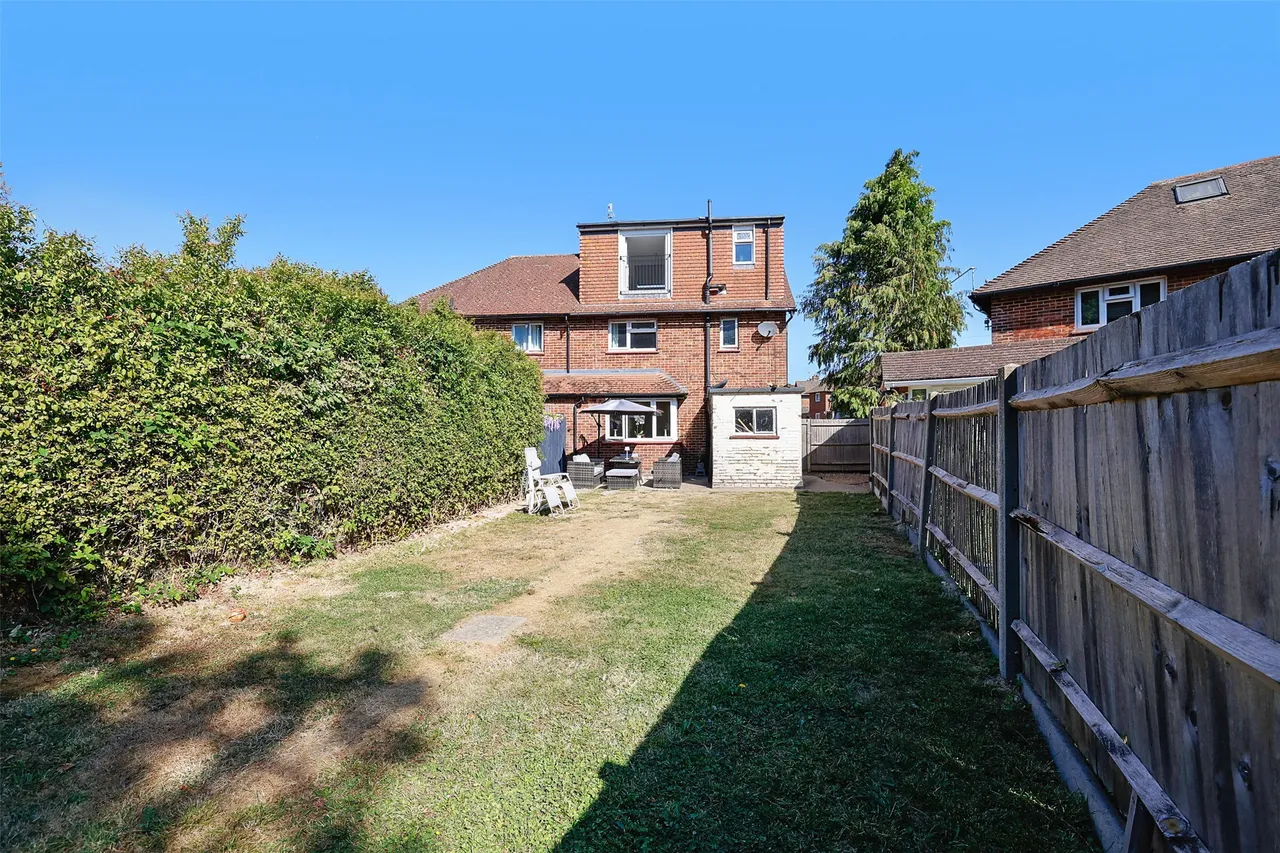 Careys Wood, Smallfield, RH6, photo 12