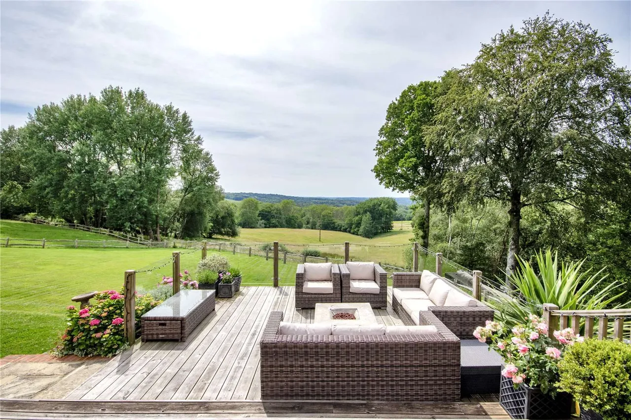 Stonehurst Lane, Five Ashes, TN20, photo 6