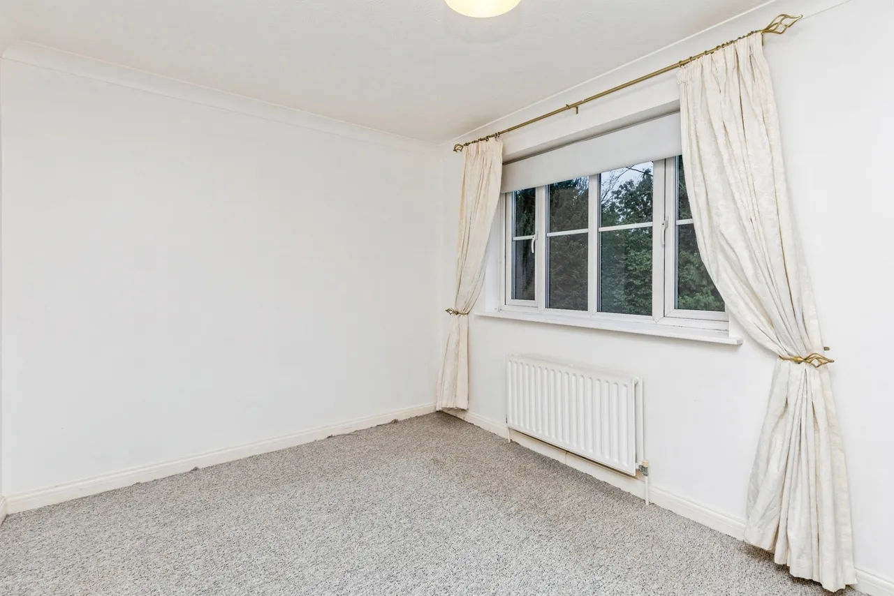 North Parade, Horsham, RH12, photo 11