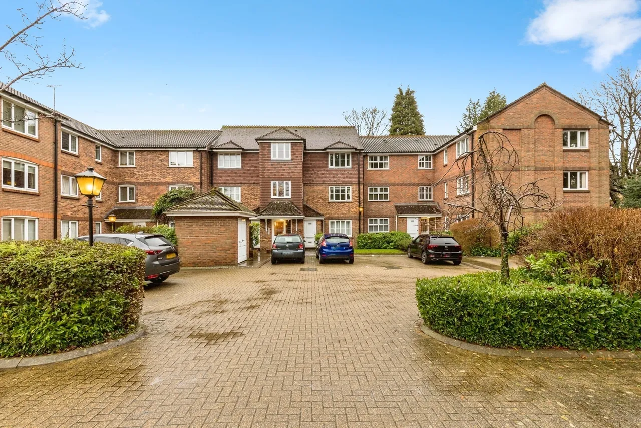 North Parade, Horsham, RH12, photo 6