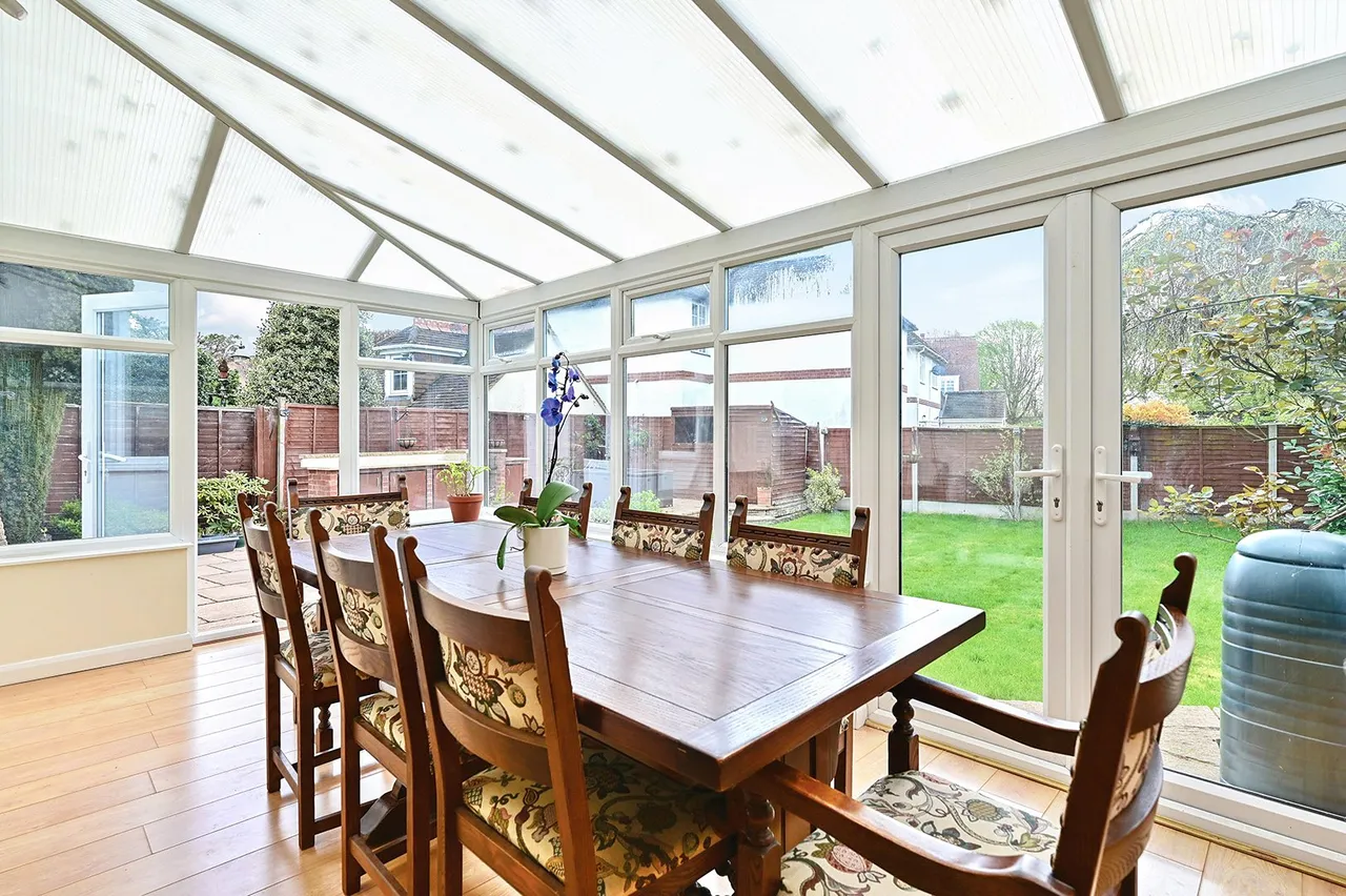 Moorhayes Drive, Laleham, TW18, photo 11