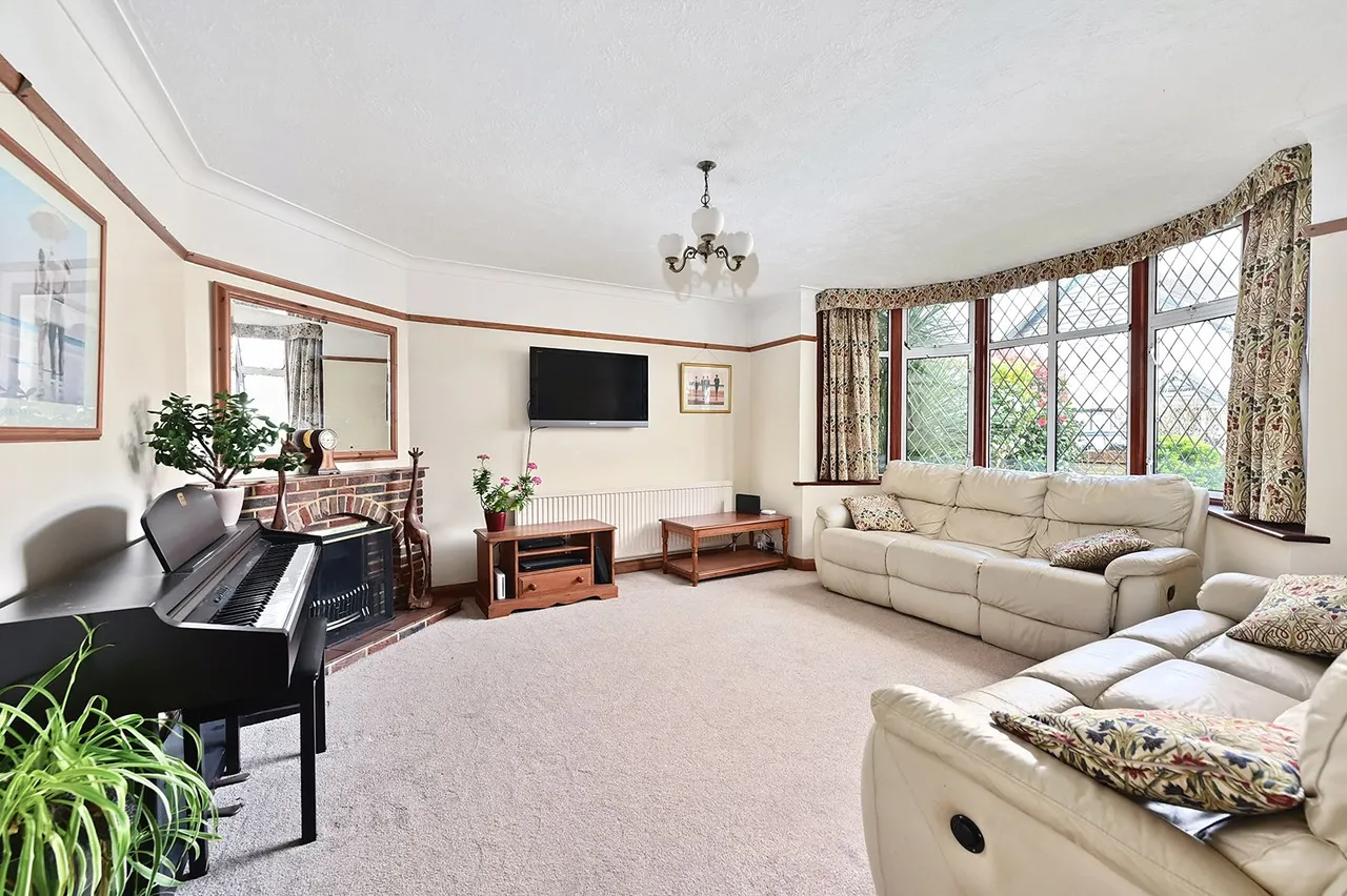 Moorhayes Drive, Laleham, TW18, photo 4
