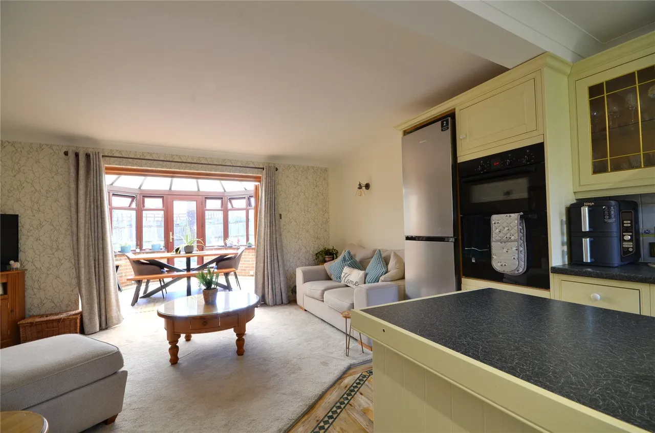 Tanners Mead, Edenbridge, TN8, photo 12