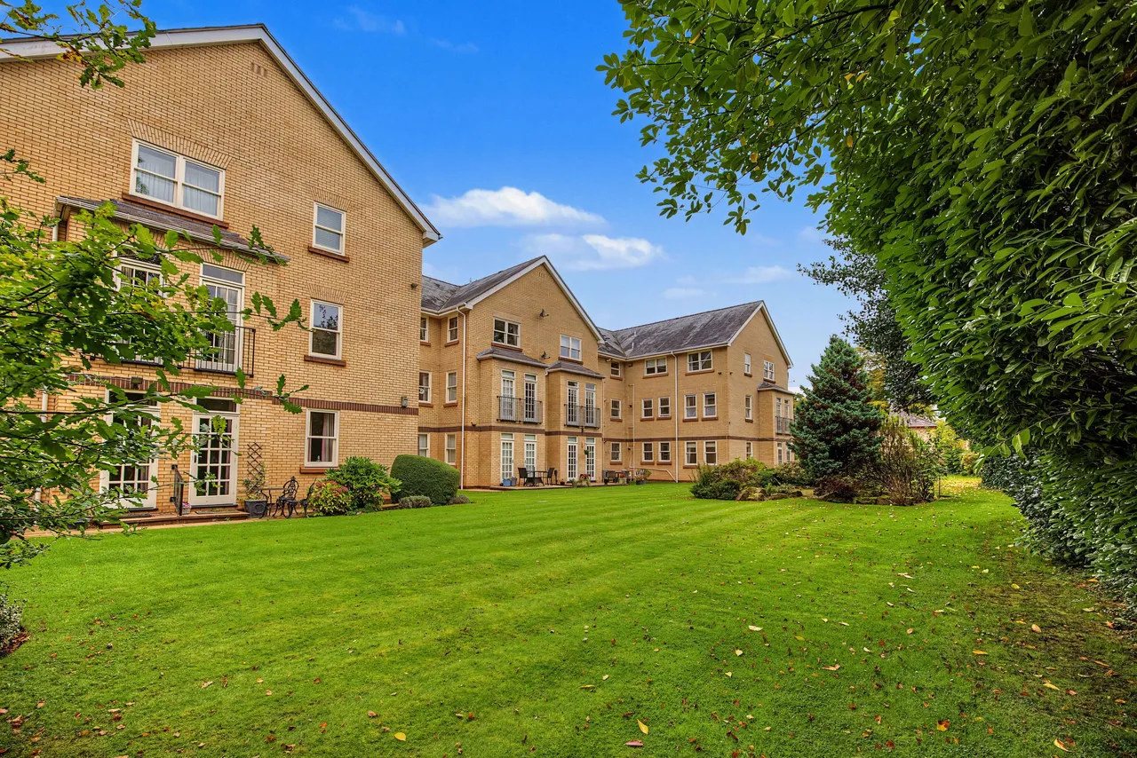 Beech Lawn St. Margarets Road, Altrincham, photo 12