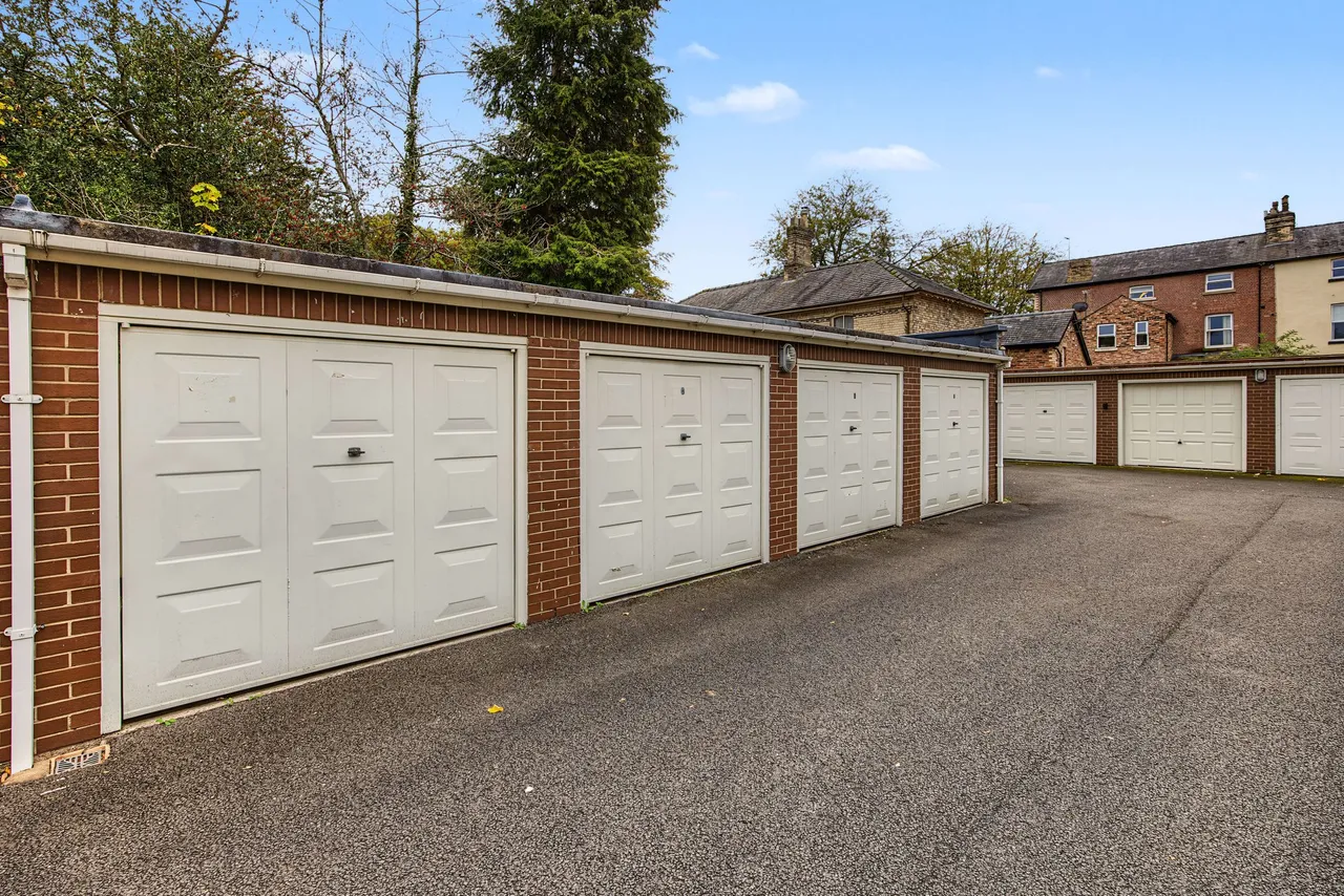 Beech Lawn St. Margarets Road, Altrincham, photo 13