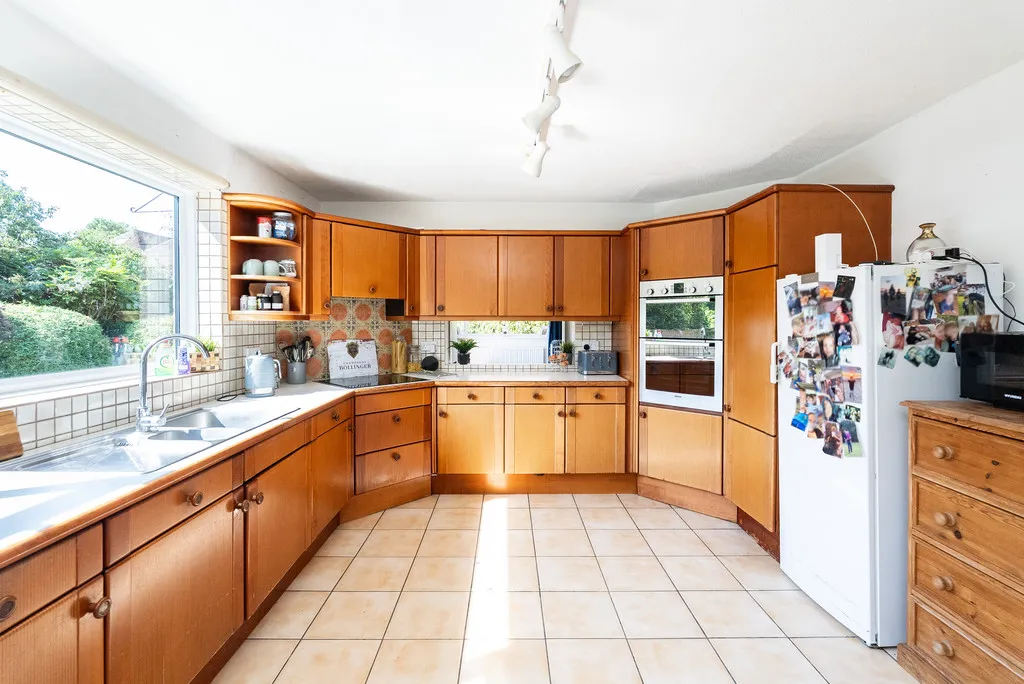 Chichester Road, Dorking, RH4, photo 3
