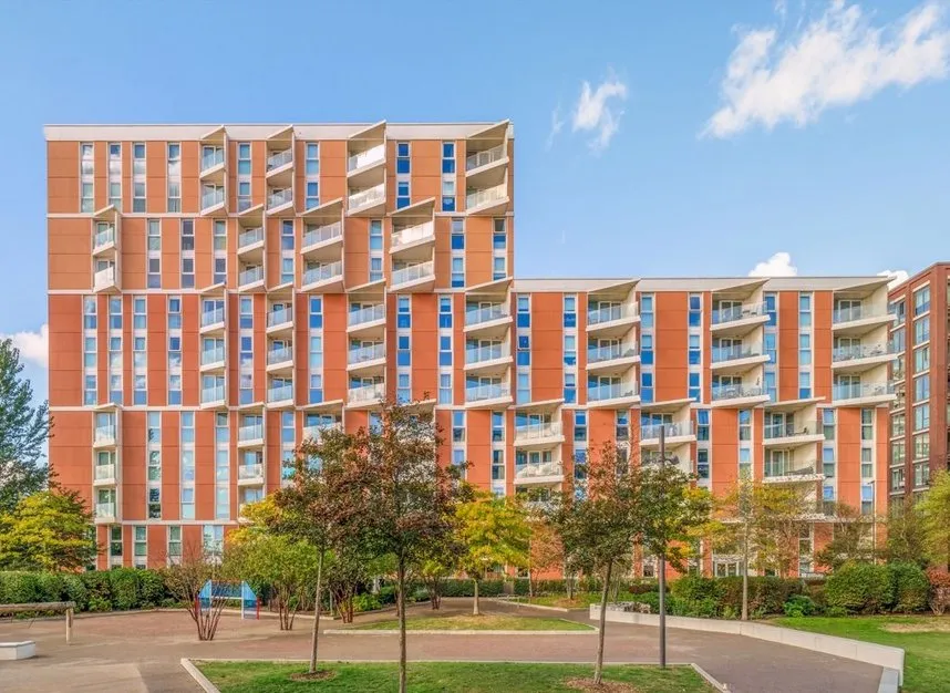 2 bed property to rent, Carrick House, Royal Wharf, E16