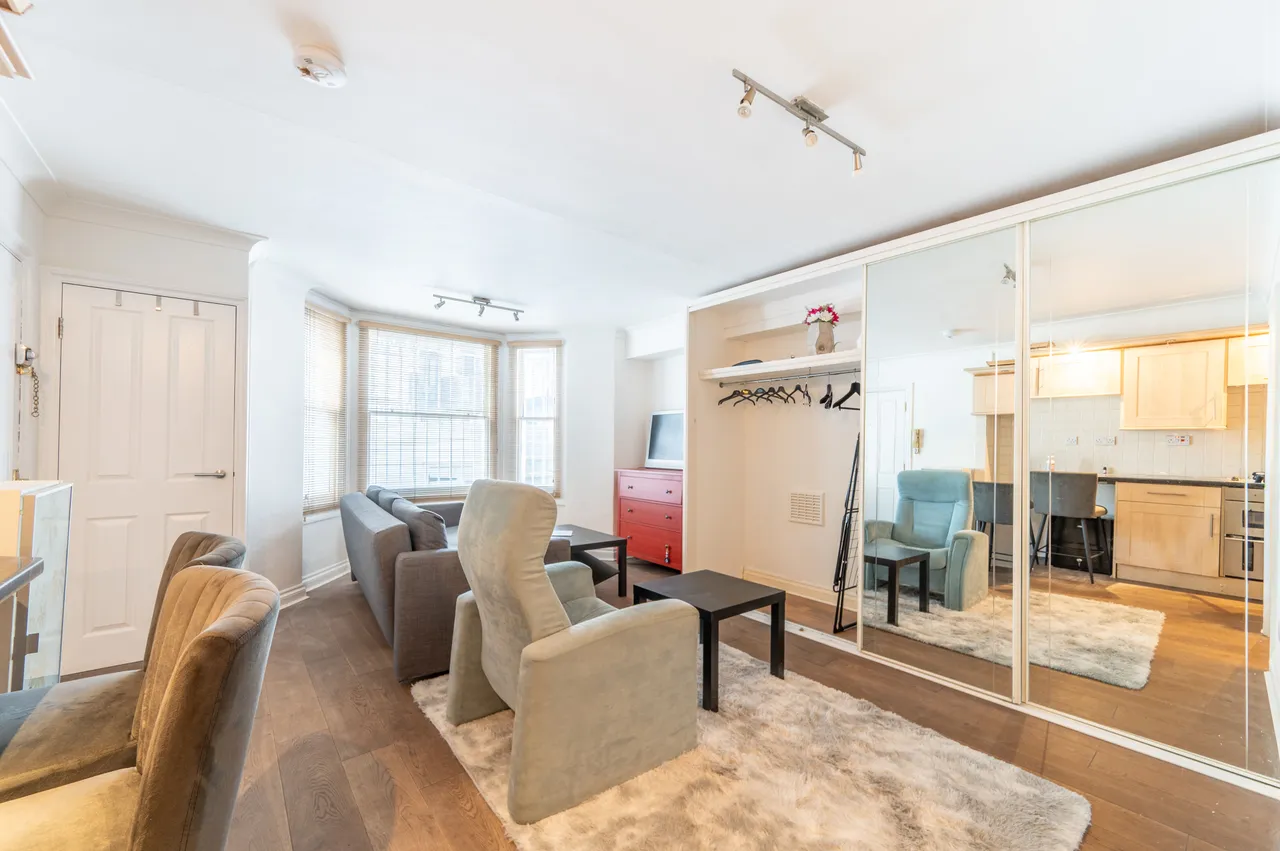 flat for sale — Flat 1, 34 Hatherley Grove, London