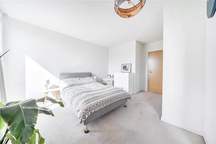 Boaters Avenue, Brentford, TW8, photo 13