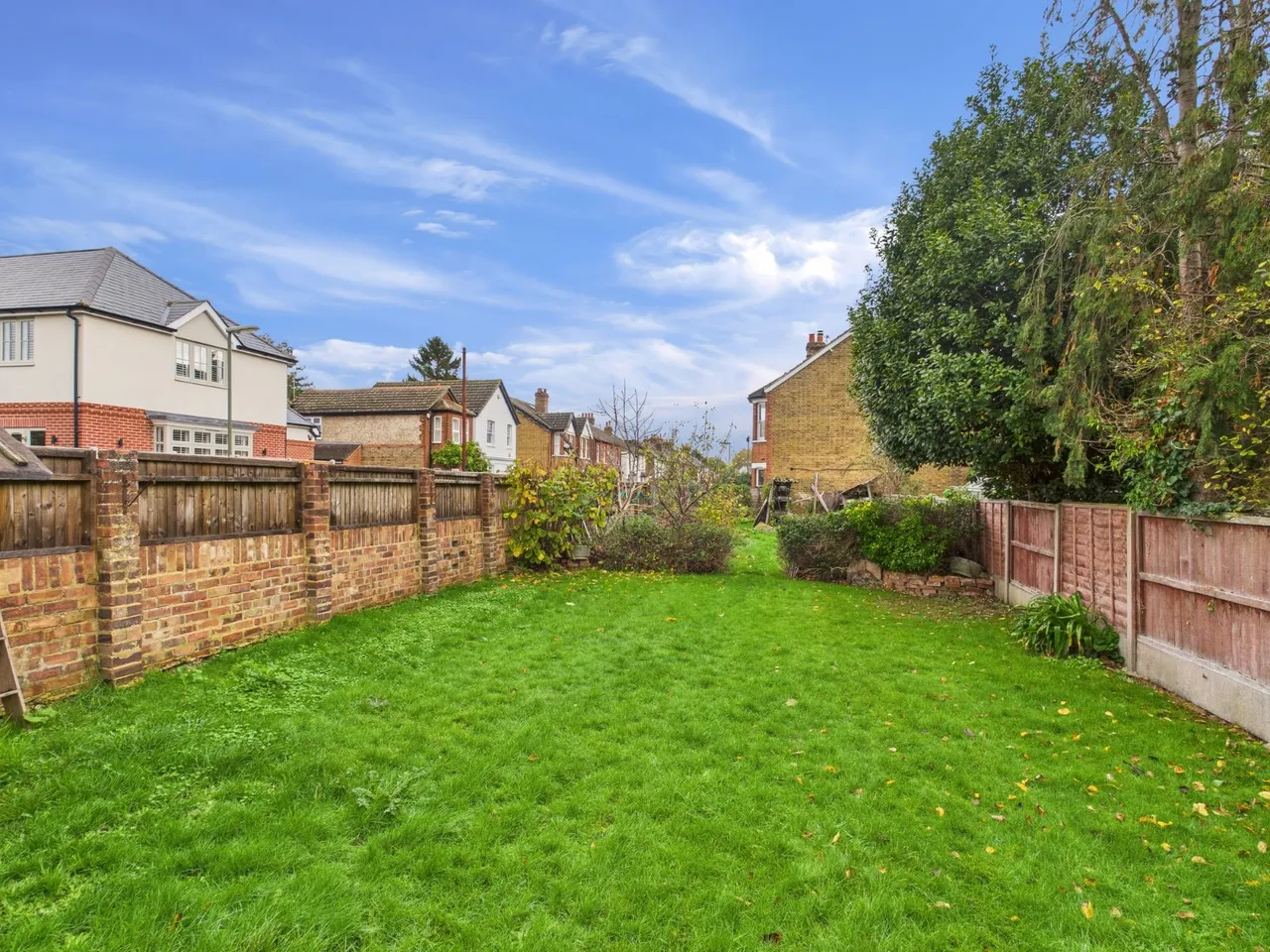 Shepperton, Surrey, photo 4