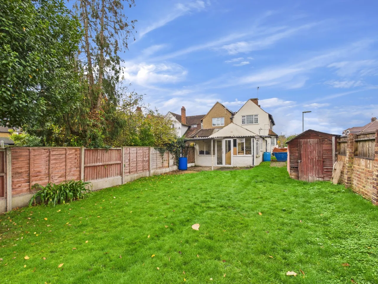 Shepperton, Surrey, photo 9