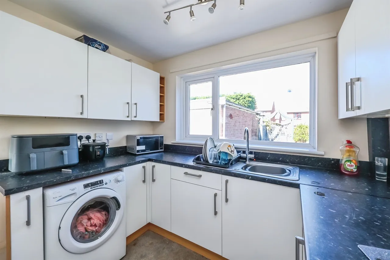 The Crescent, Stanley Common, DE7, photo 11