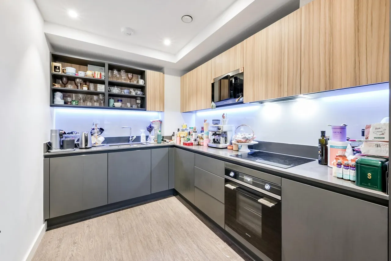Western Gateway, London, E16, photo 6