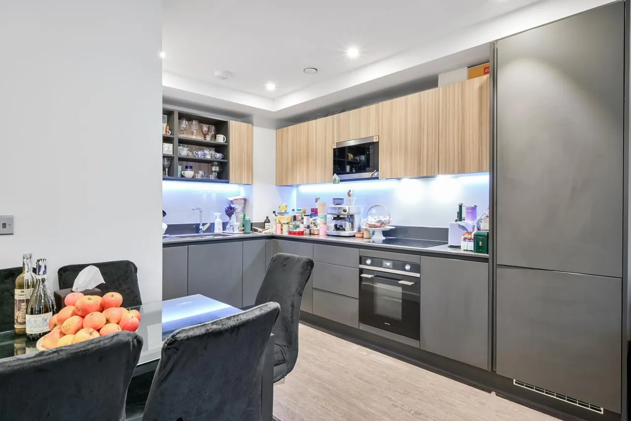 Western Gateway, London, E16, photo 5