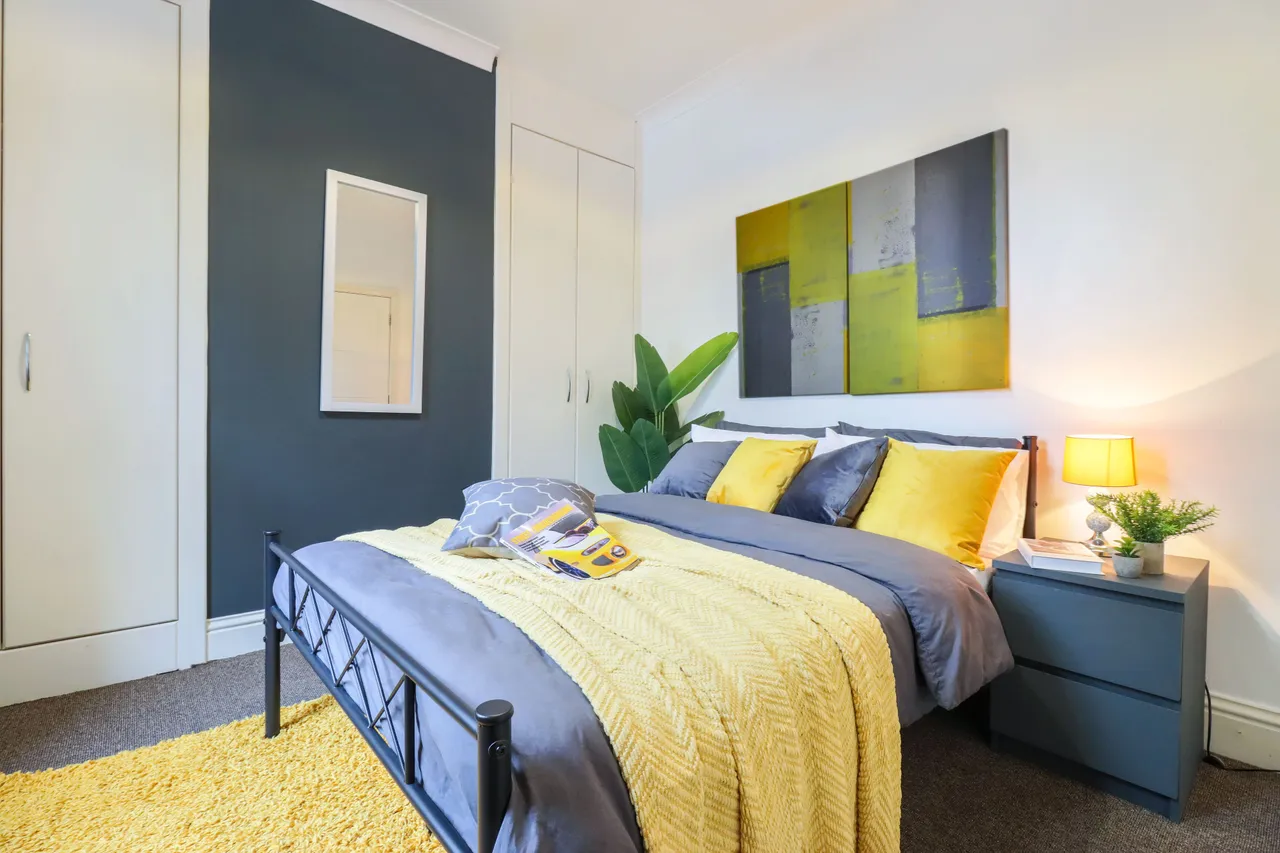 111 Lynton Road, London, photo 3