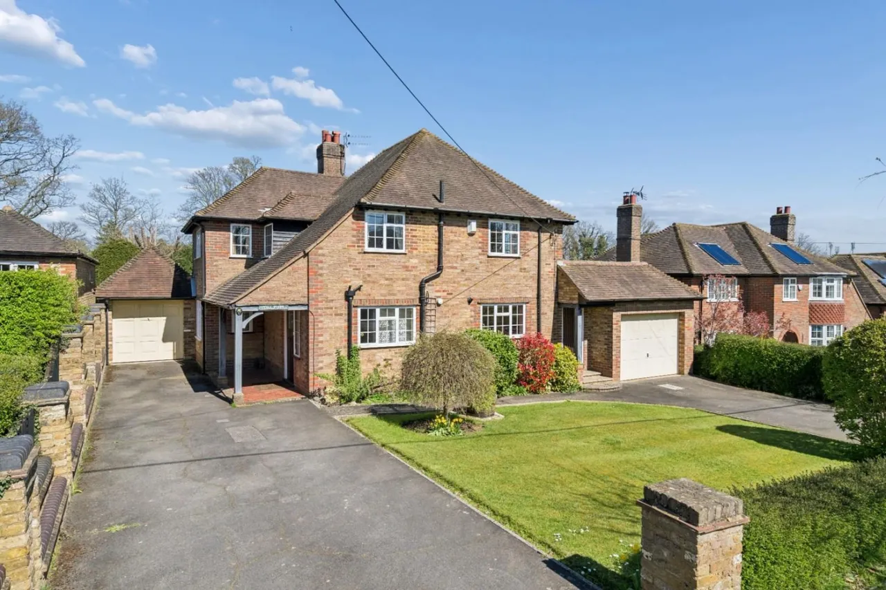 4 bed house for sale — Longfield Drive, Amersham, Buckinghamshire, HP6 5HD