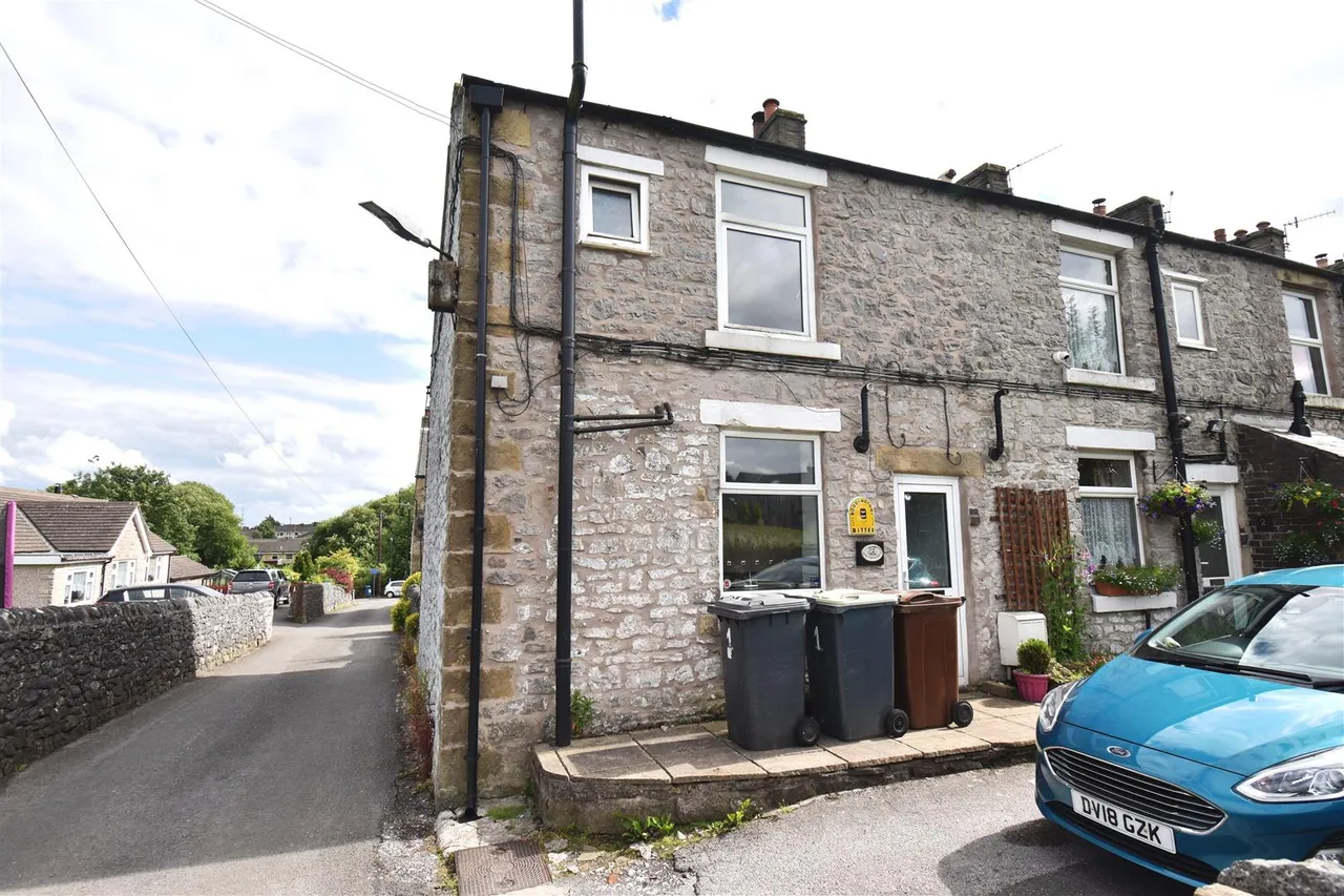 Heaton Place, Buxton, photo 9