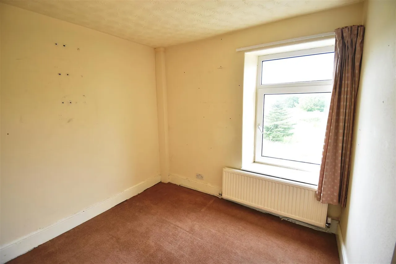 Heaton Place, Buxton, photo 5
