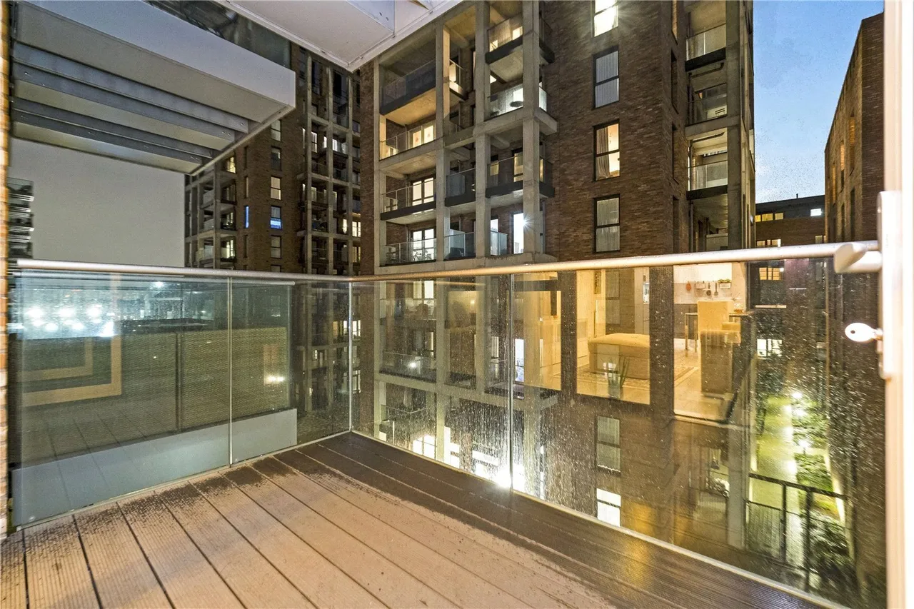 Chamberlain Court, Upton Park, London, E13, photo 5