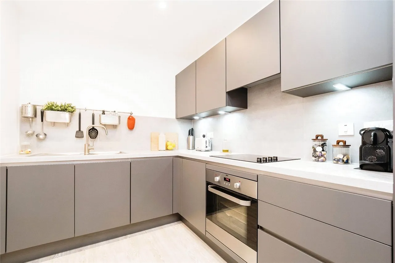 Chamberlain Court, Upton Park, London, E13, photo 13