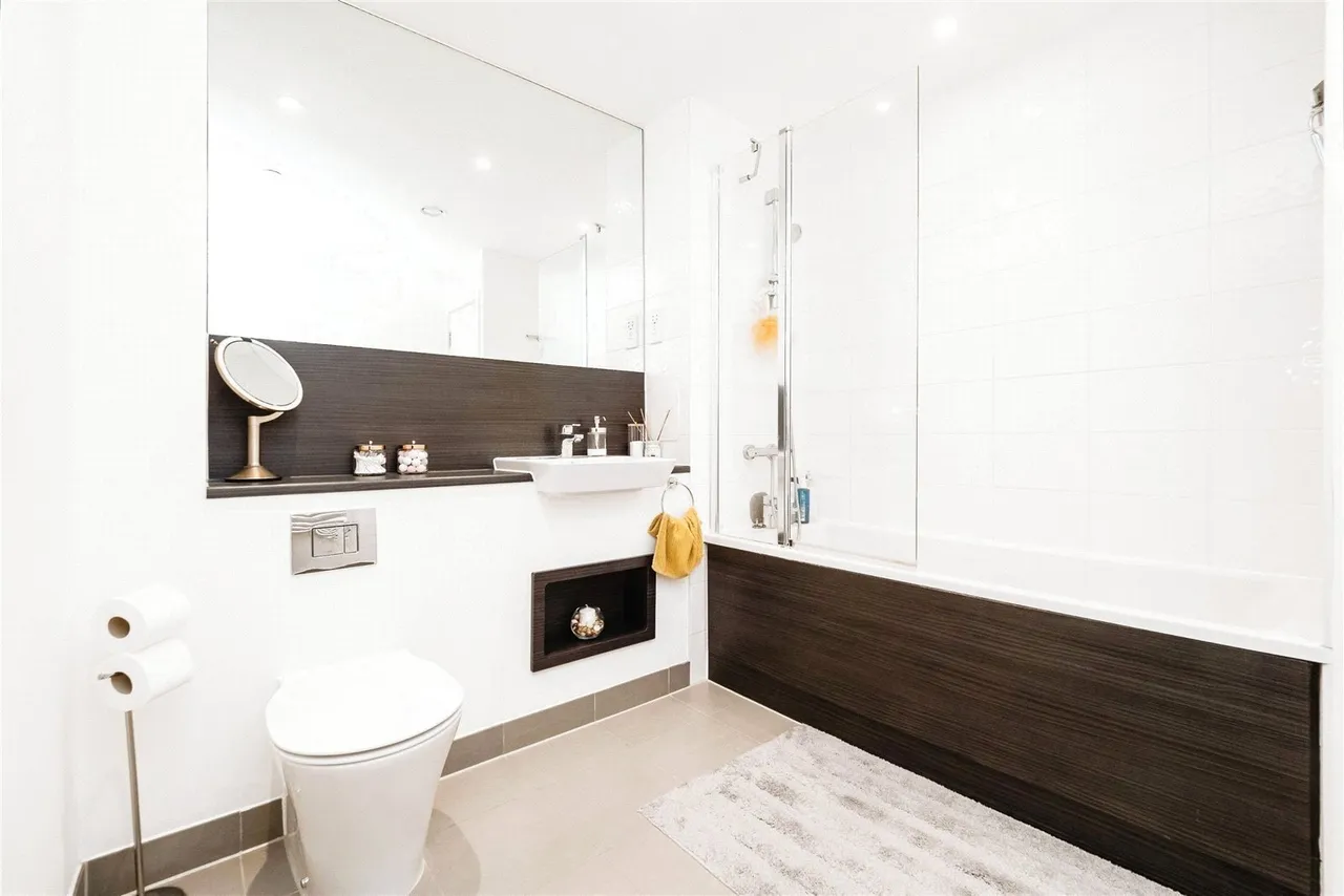 Chamberlain Court, Upton Park, London, E13, photo 4