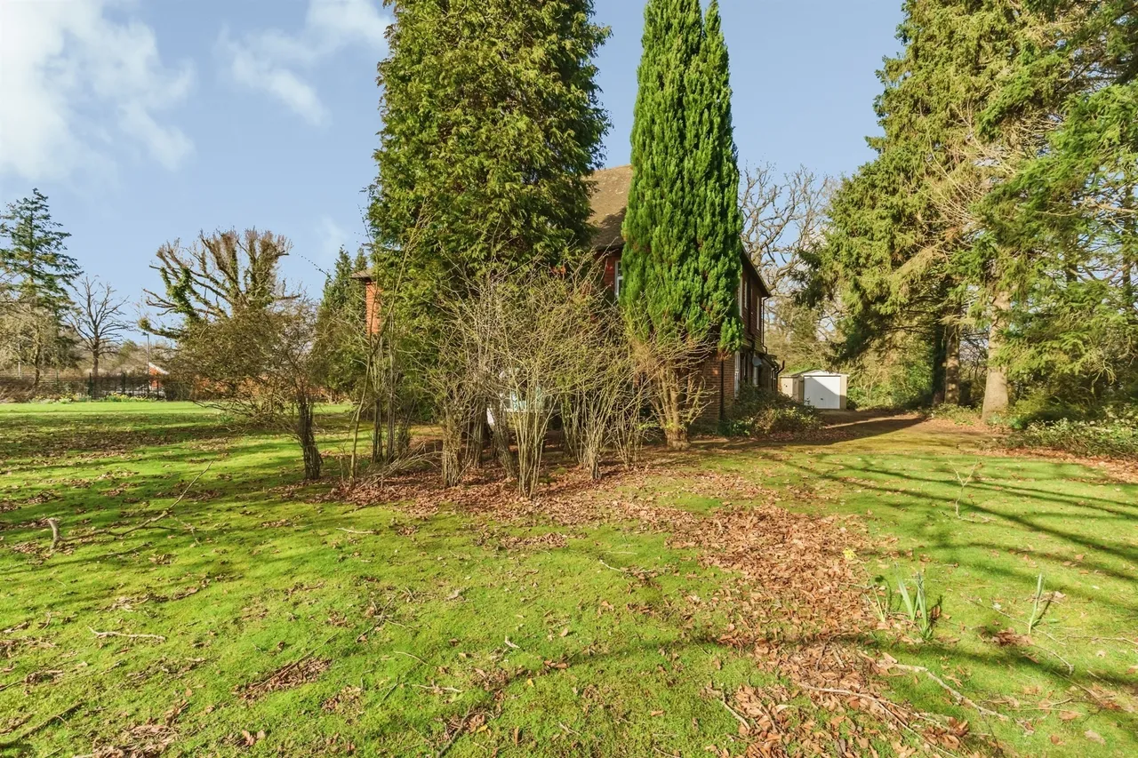 St. Piers Lane, Lingfield, RH7, photo 18