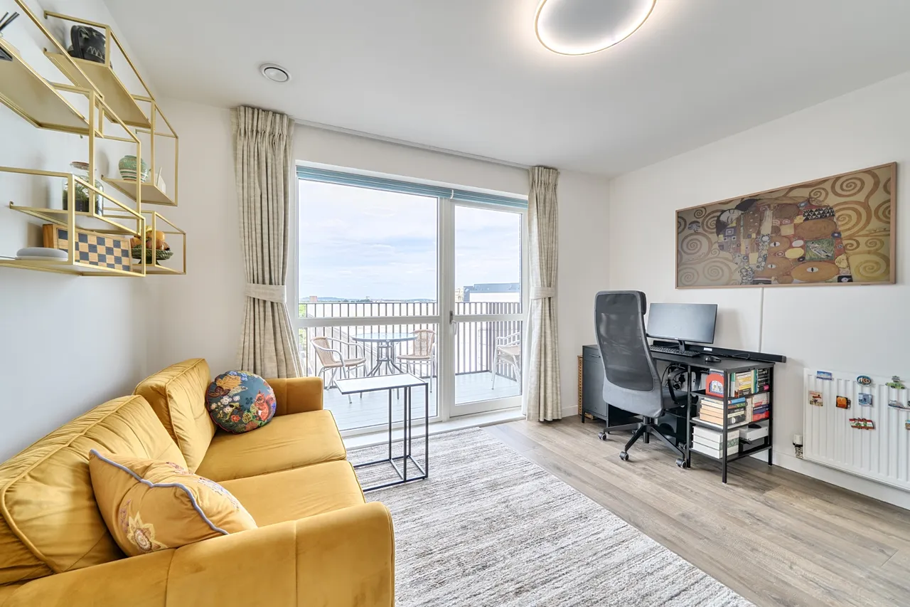 1 bed flat for sale, Carnation Gardens, Hayes, UB3