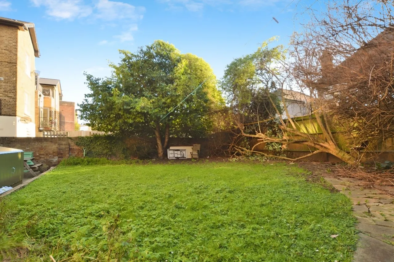 Linden Grove, London, SE15, photo 2