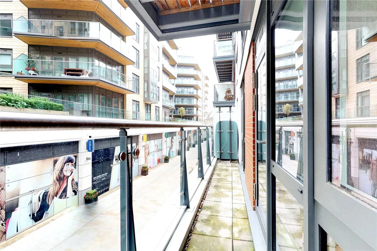 Longfield Avenue, London, W5, photo 10