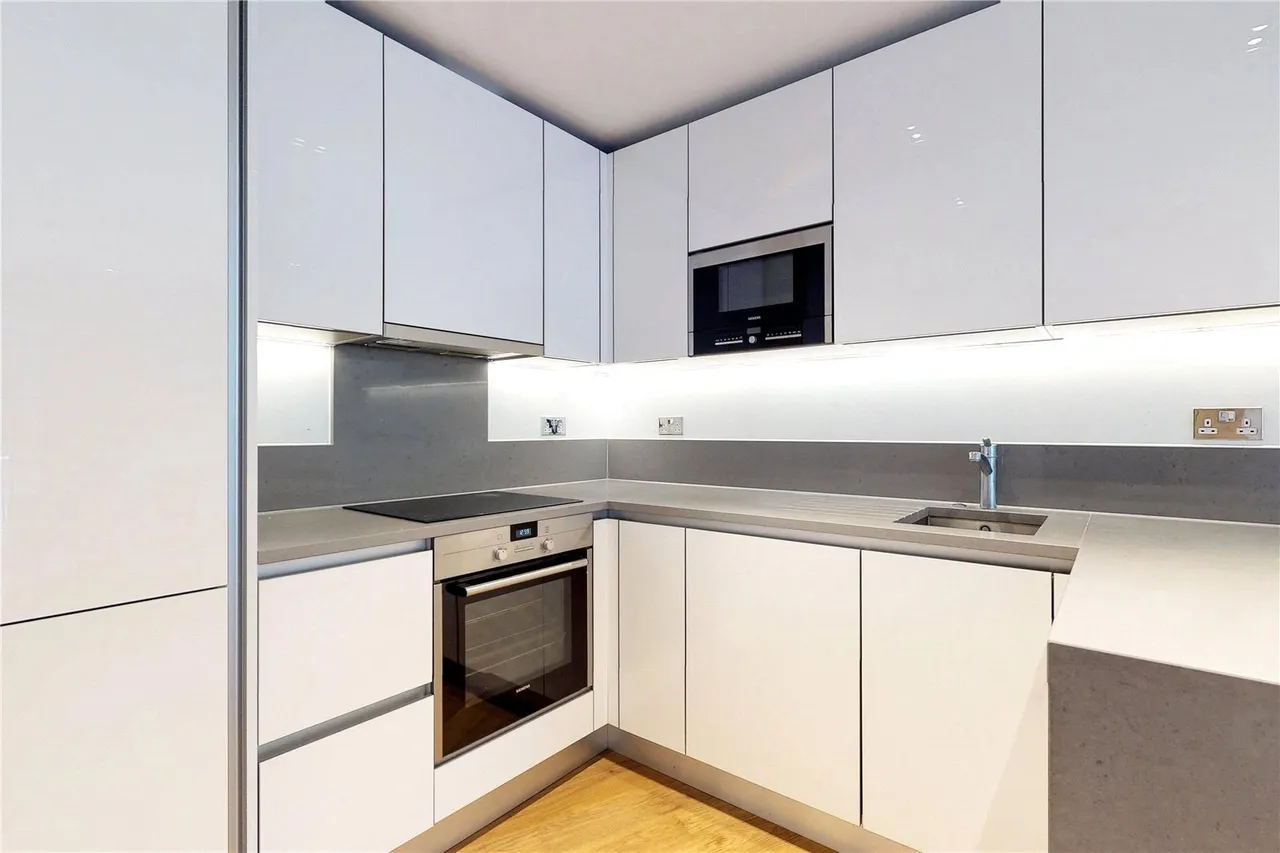 Longfield Avenue, London, W5, photo 4