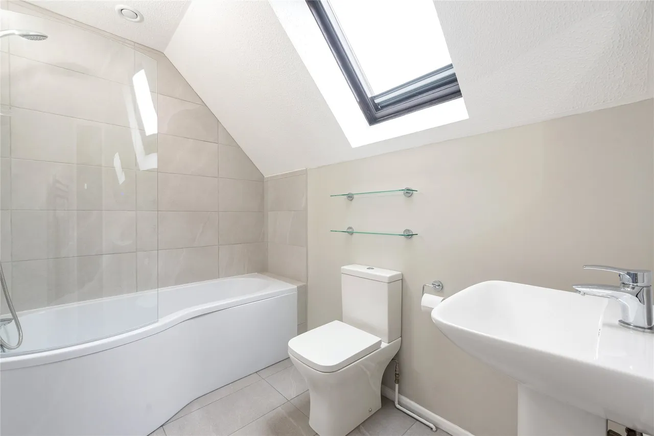 Dalestones, West Hunsbury, NN4, photo 4