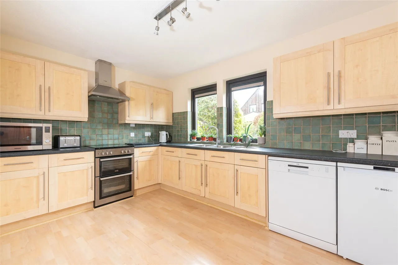 Dalestones, West Hunsbury, NN4, photo 3