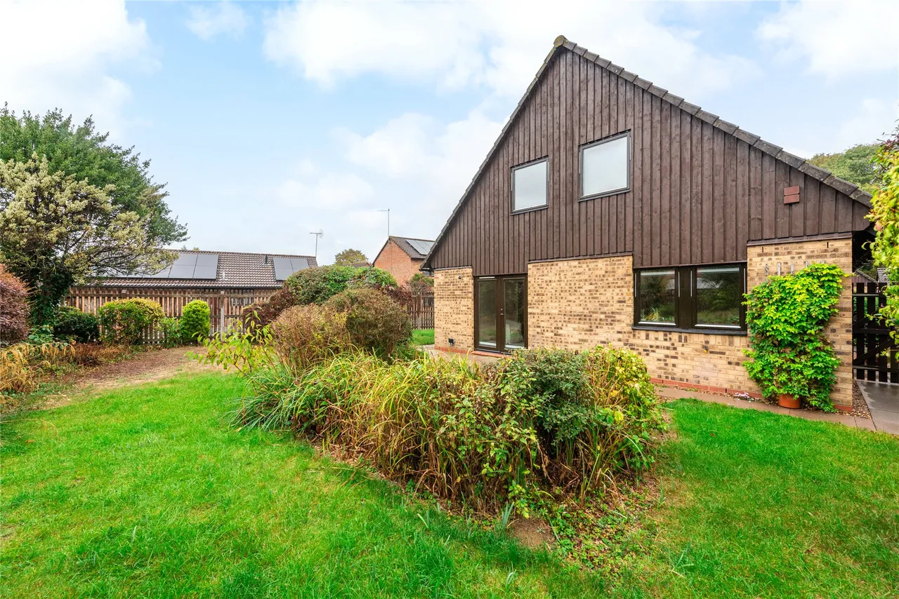 Dalestones, West Hunsbury, NN4, photo 12
