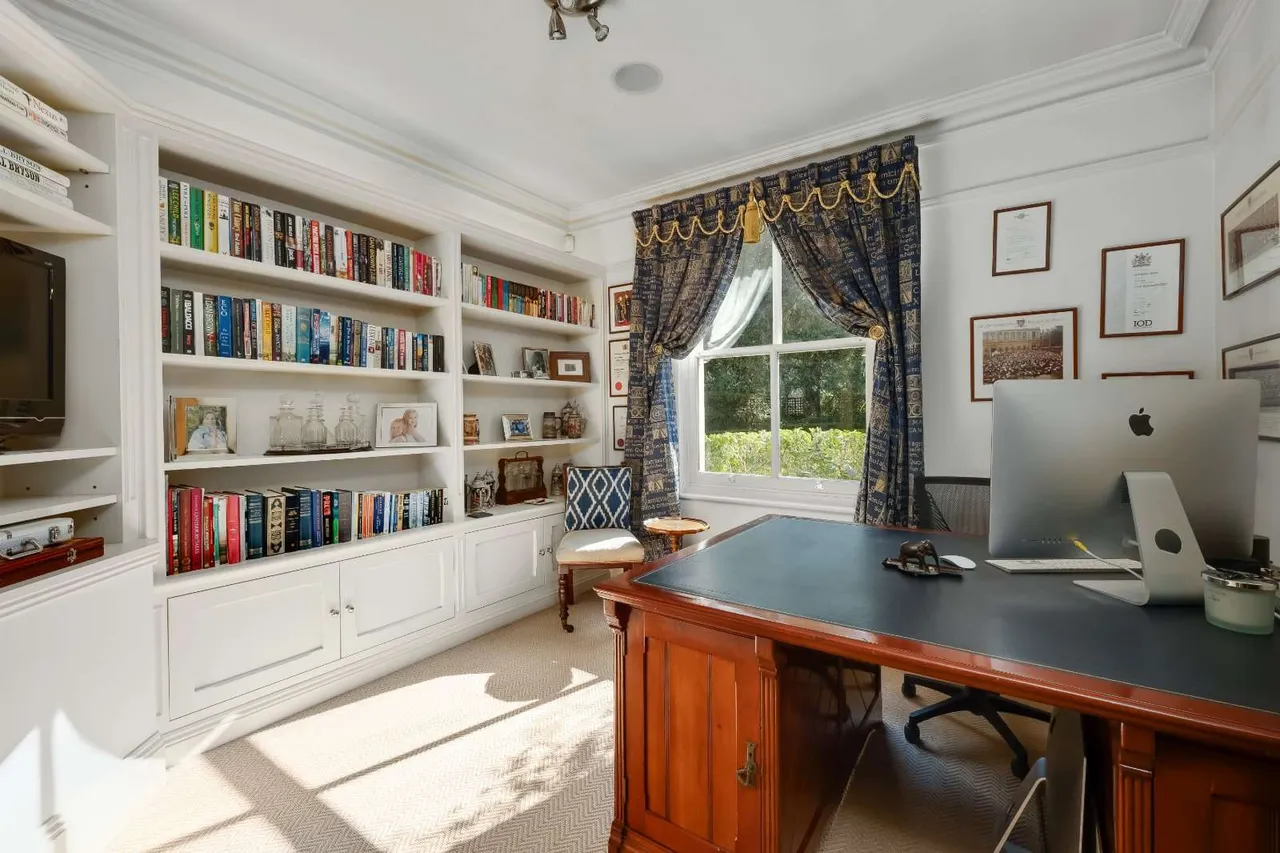 Burwood Road, Hersham, Walton-on-Thames, Surrey, KT12 4AS, photo 8