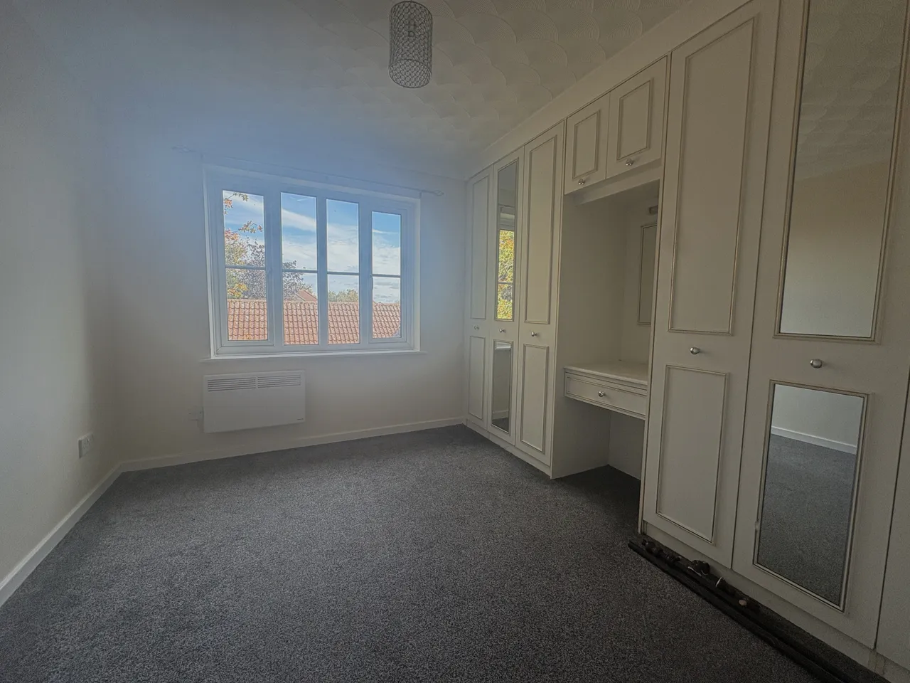 Hussars Court, March, PE15, photo 4