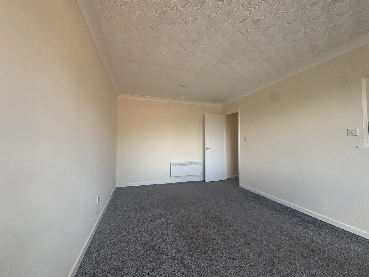 Hussars Court, March, PE15, photo 6