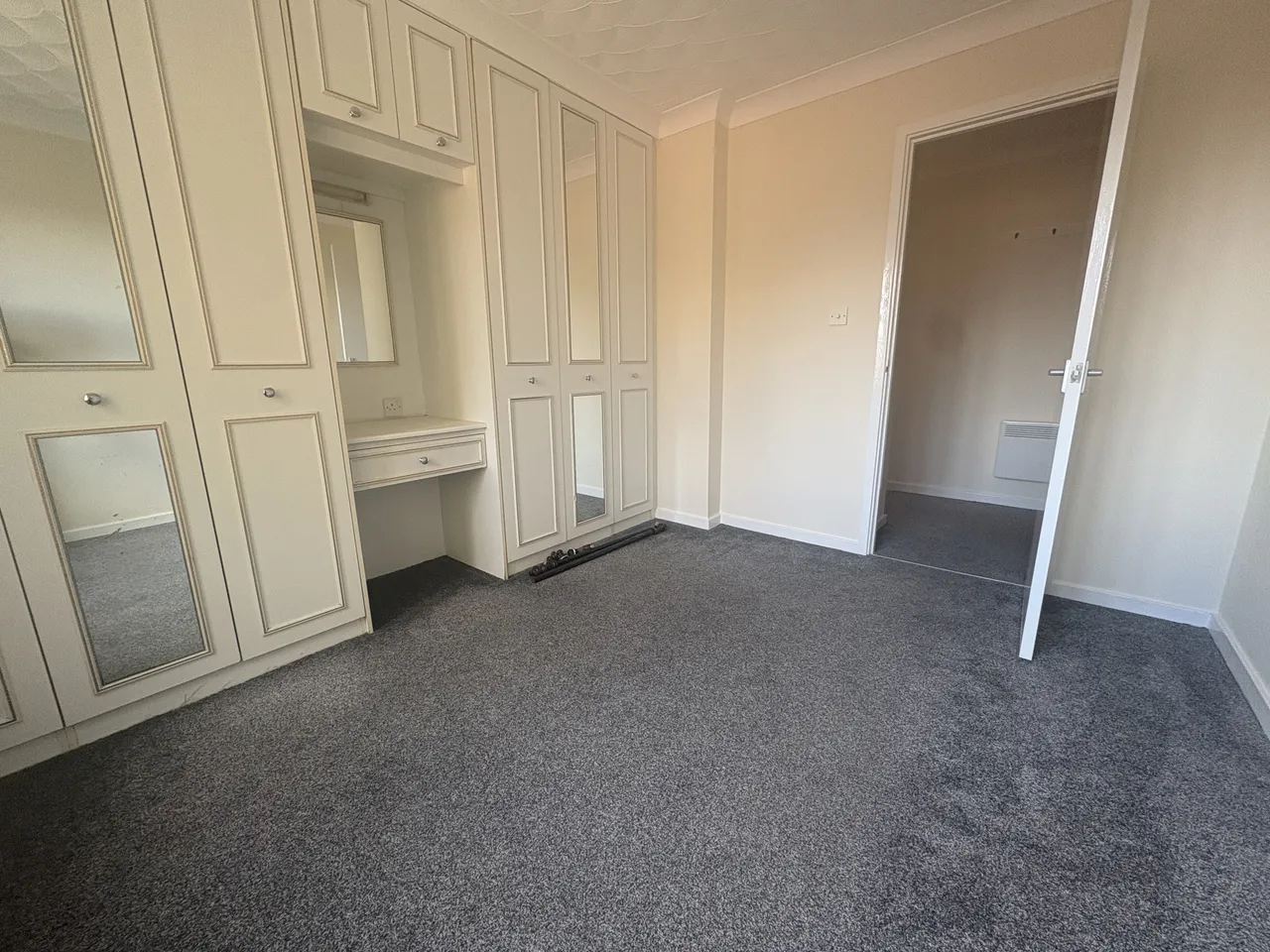 Hussars Court, March, PE15, photo 5