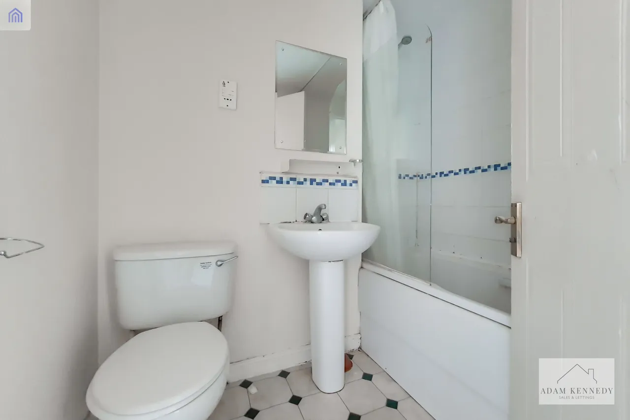15 Landridge Drive, Enfield, Greater London, EN1 4LG, photo 4