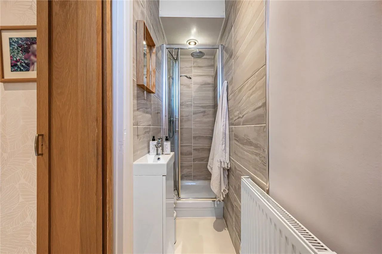 Haywards Close, Henley-on-Thames, RG9, photo 11