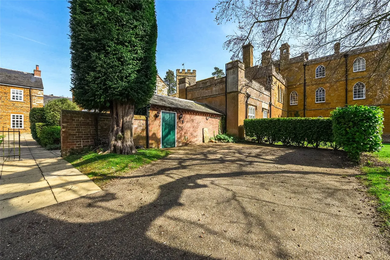 The Hall, Brockhall, NN7, photo 19