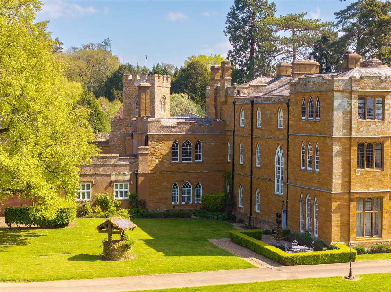 The Hall, Brockhall, NN7, photo 2