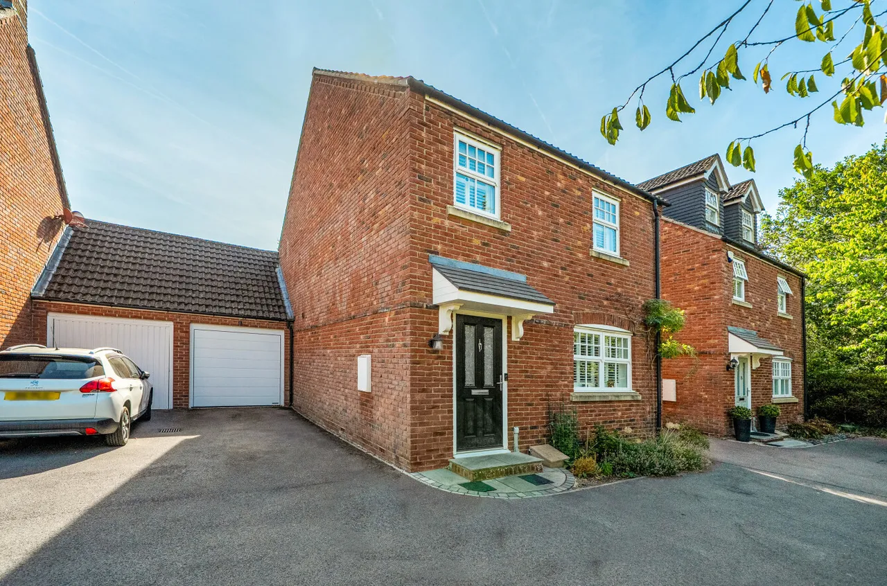 Damson Drive, Mortimer, Reading, Berkshire, RG7 3WZ, photo 2