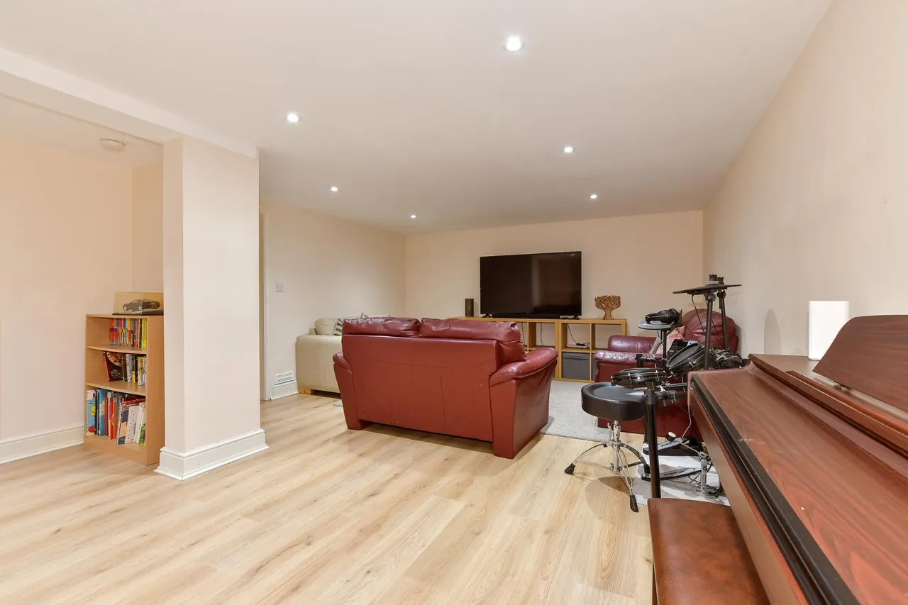 Church Rise, Hythe, CT21, photo 14