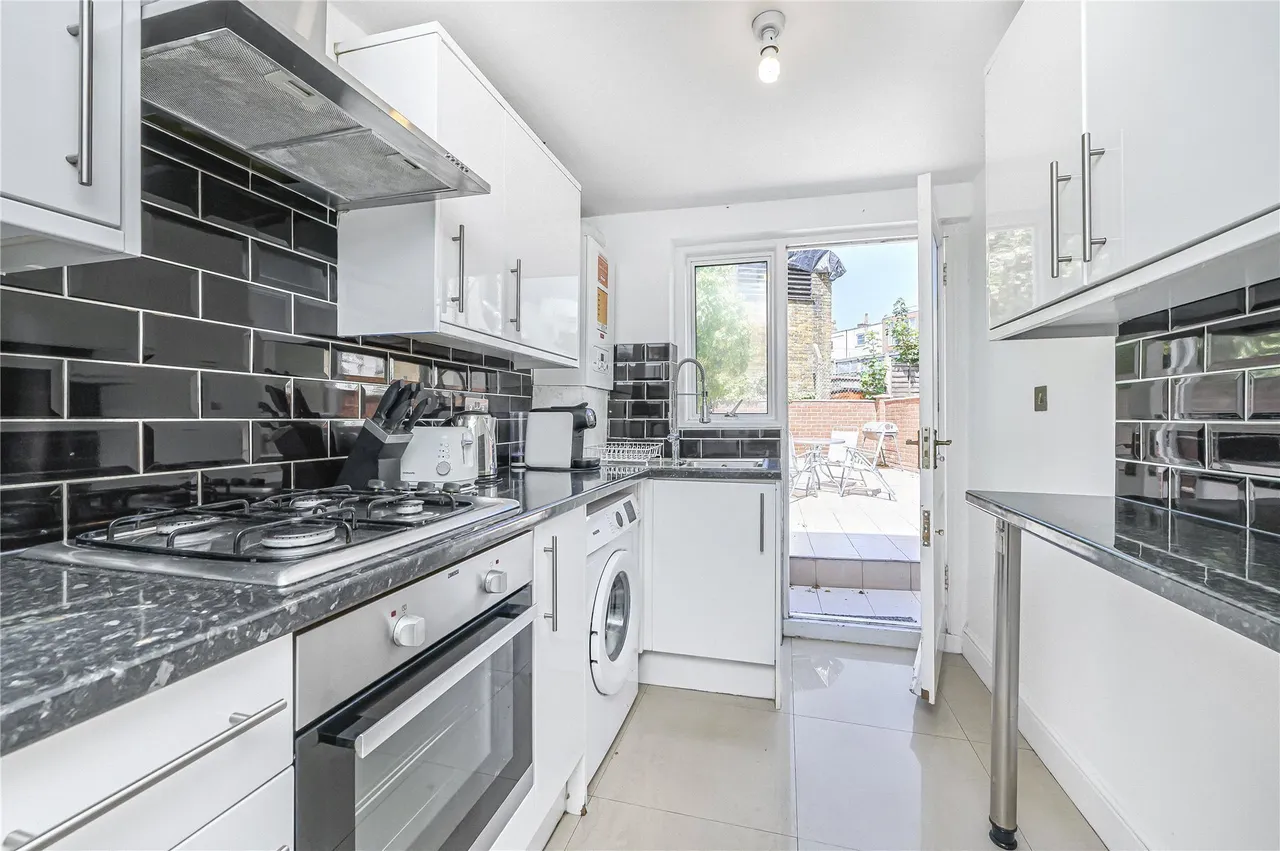 Lendal Terrace, London, SW4, photo 3