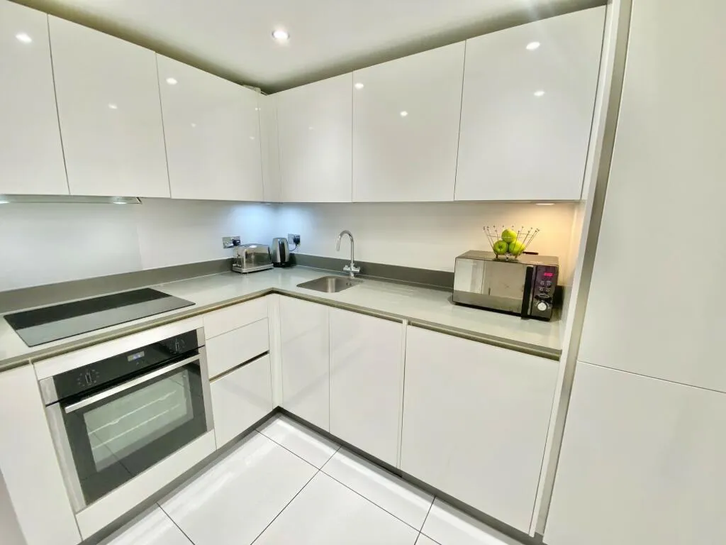 London Road, Aston Clinton, HP22, photo 5