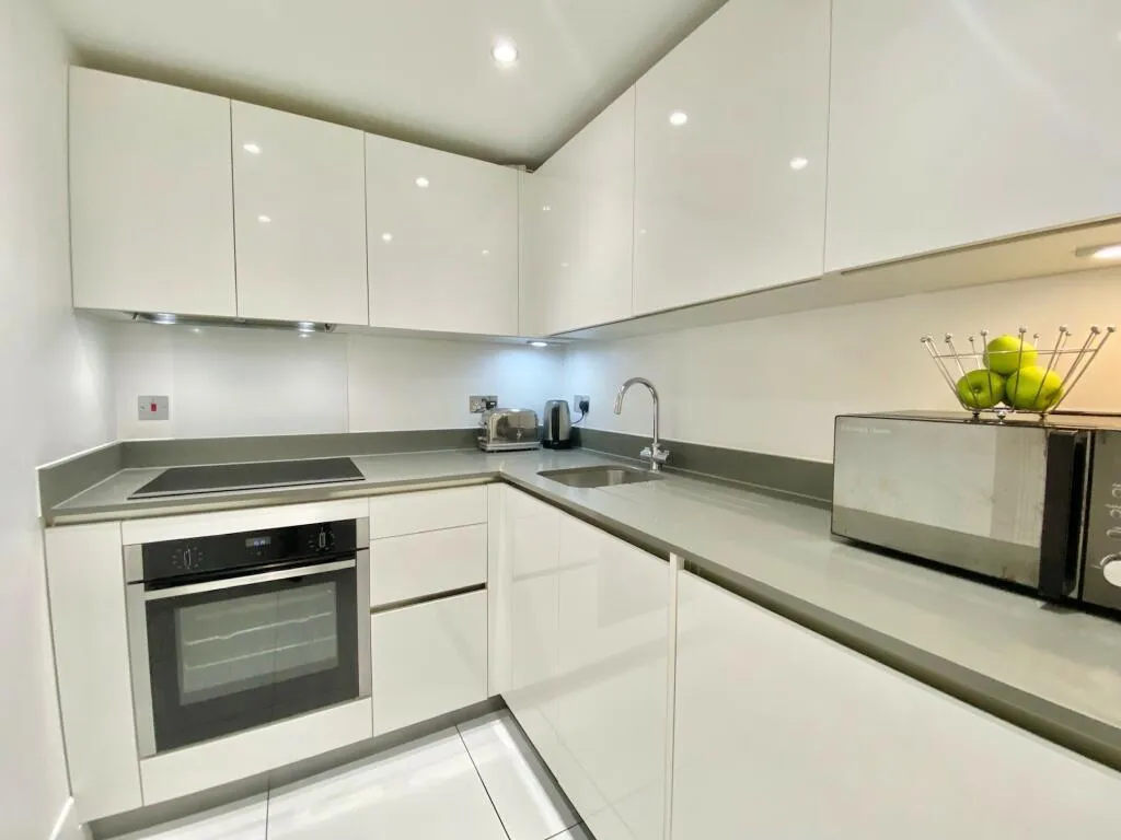 London Road, Aston Clinton, HP22, photo 6