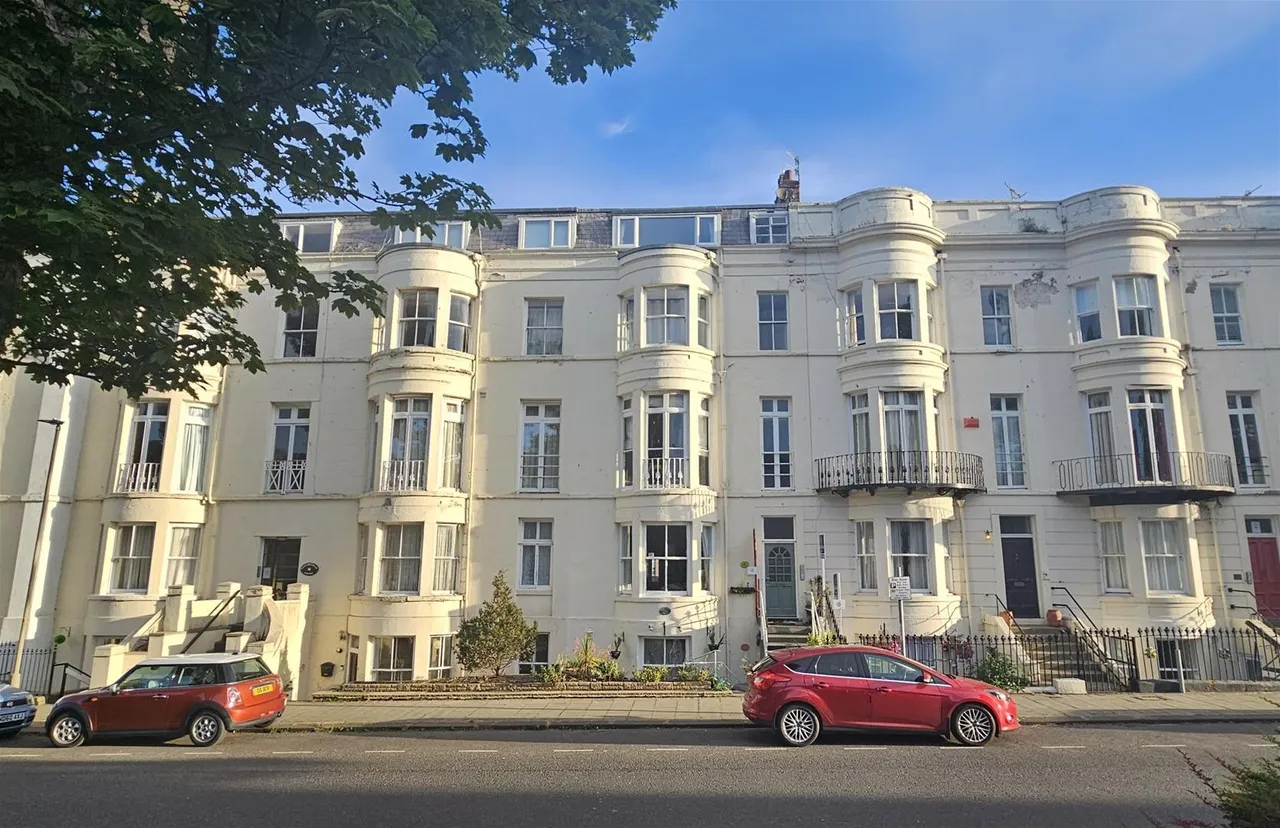 1 bed flat for sale — Albion Road, Scarborough YO11 2BT